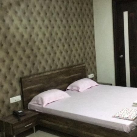 De Agya Paradise Hotell Ludhiana Eksteriør bilde